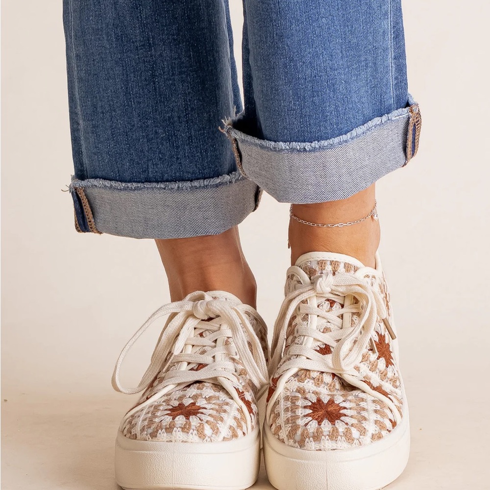 Crochet Platform Shoes - Picture 4 of 12